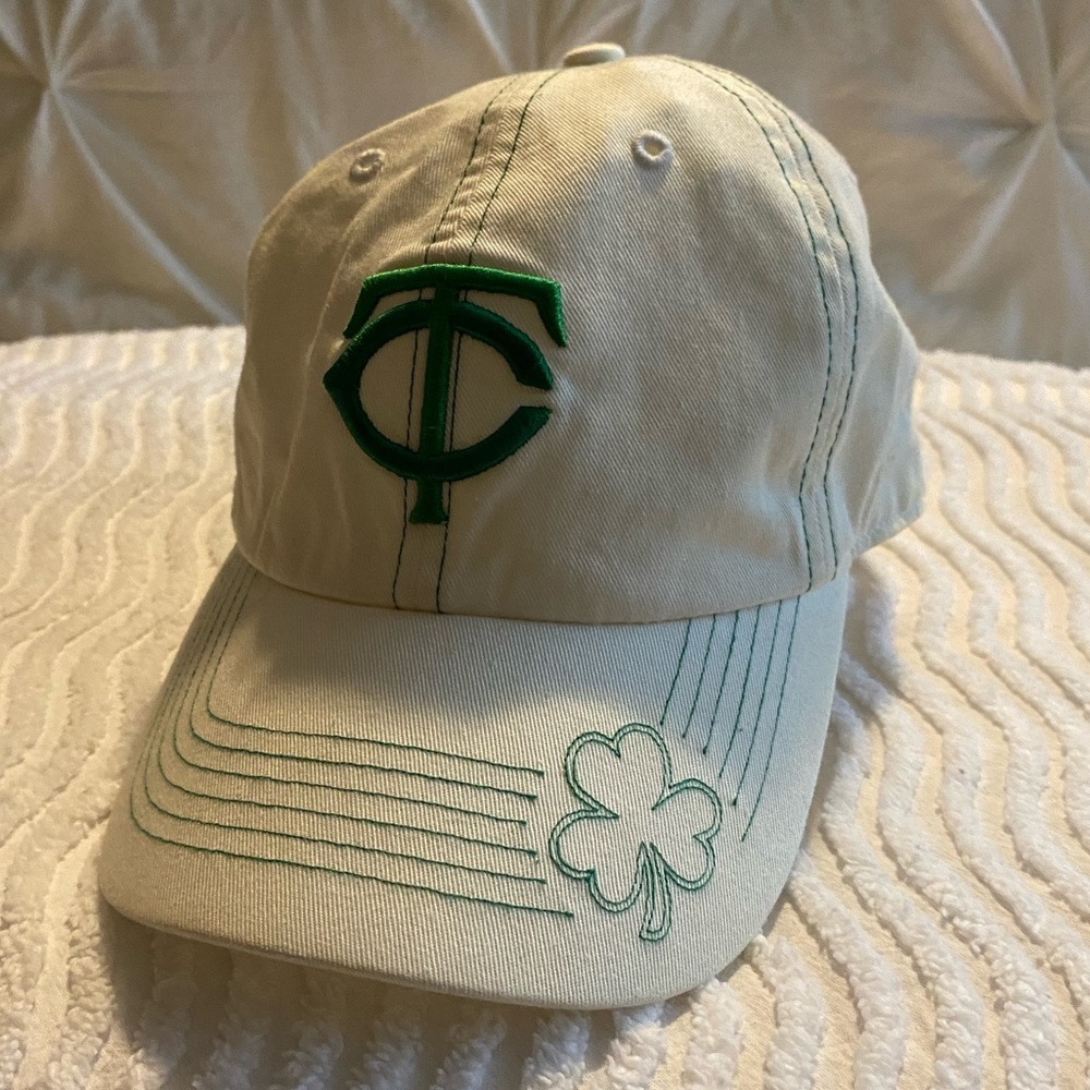 MLB Minnesota Tins White Hat w Green Logo & Stitching & Shamrock / Adjustable